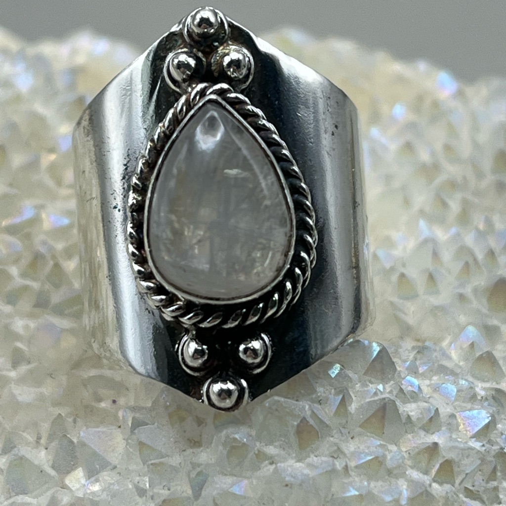 Glimmering Mystique Artisan .925 Sterling Silver Rainbow Moonstonestatement Ring